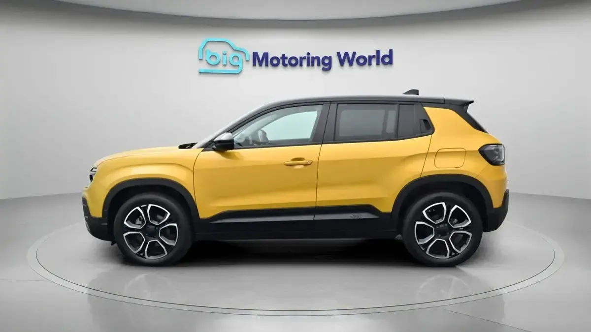 Used Jeep Avenger 114 kW (156 HP) 2024 Yellow/black SUV
