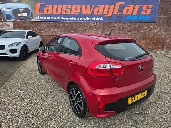 Used Kia Rio 75 HP (55 kW) 2017 Red Hatchback