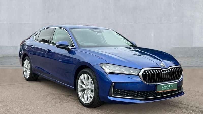 Used Skoda Superb SE L 150 HP (110 kW) 2025 Cobalt blue metallic Hatchback