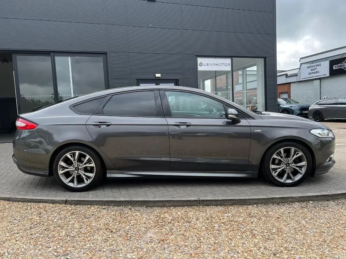 Used Ford Mondeo ST-Line 148 HP (108 kW) 2018 Grey Hatchback