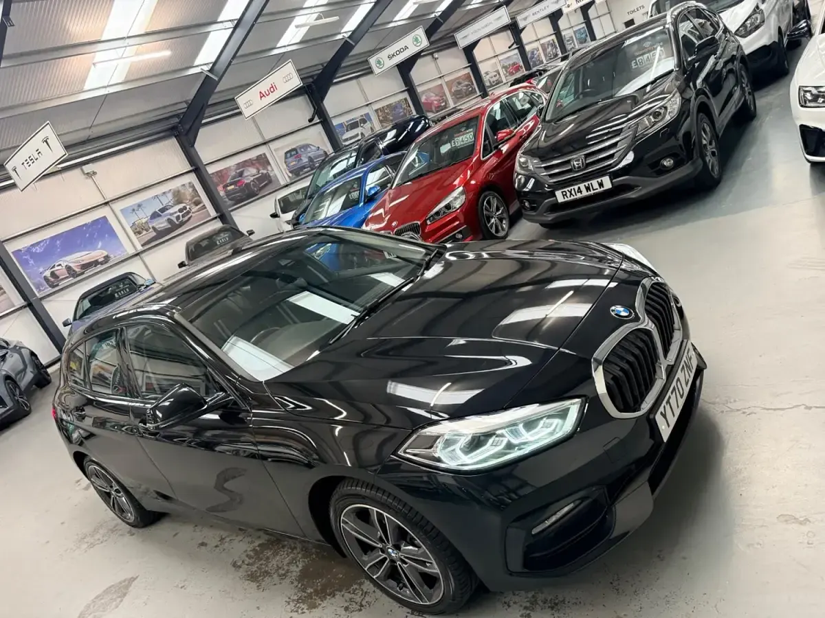 Used BMW 118 Sport Line 2020 Black Hatchback