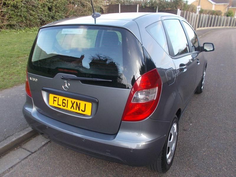 Used Mercedes A160 Classic 95 HP (69 kW) 2011 Grey Hatchback