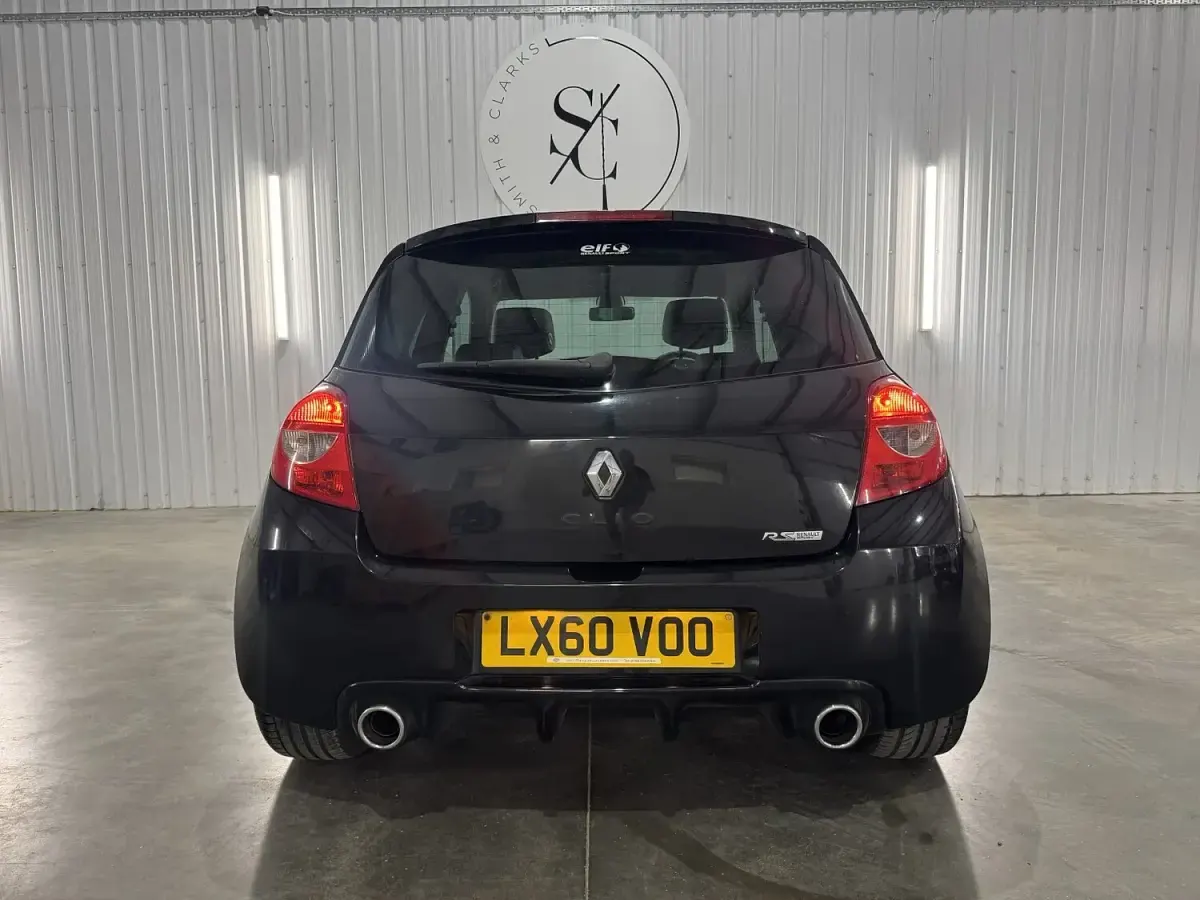 Used Renault Clio 201 HP (147 kW) 2010 Black Hatchback
