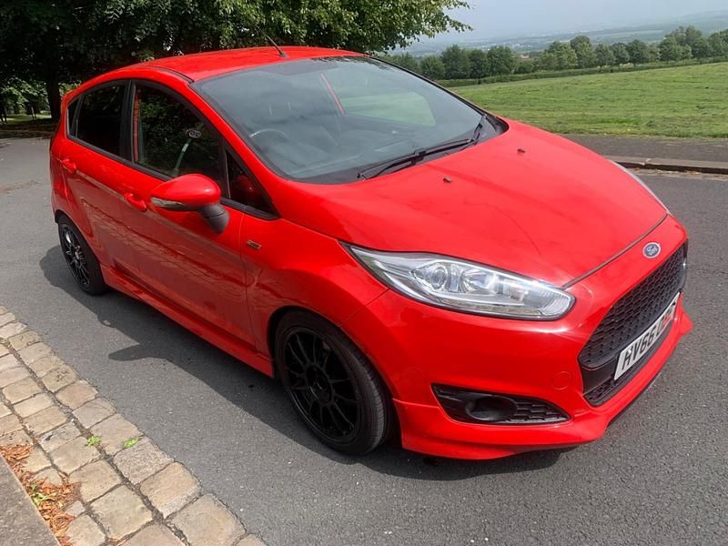 Red Used 2016 Ford Fiesta ST-Line Hatchback | £4,695 (Good price) - Image 1/4