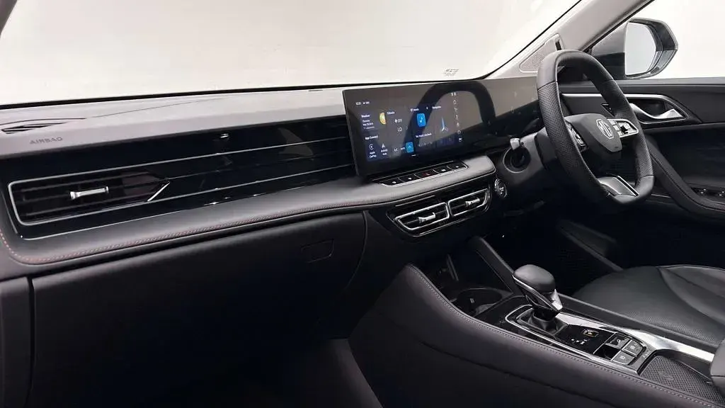 Used MG HS 2025 Silver SUV