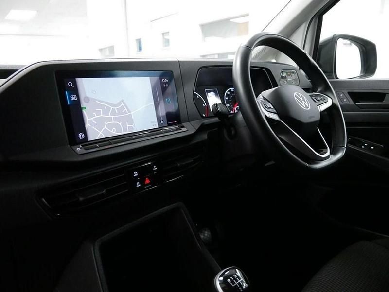 Usado VW Caddy 102 HP (75 kW) 2023 Branco Monovolume