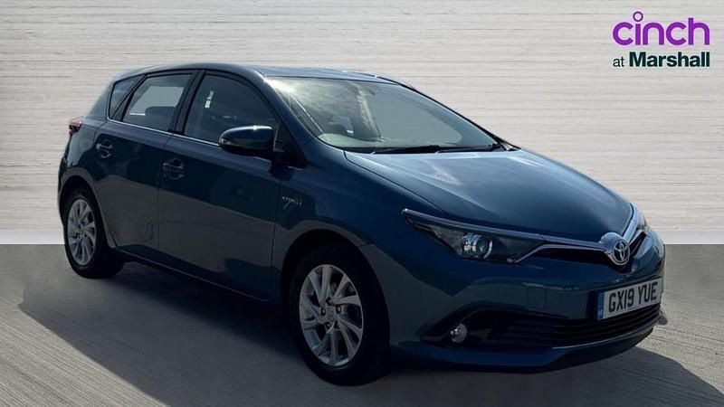Used Toyota Auris Hybrid 136 HP (100 kW) 2019 Blue Hatchback