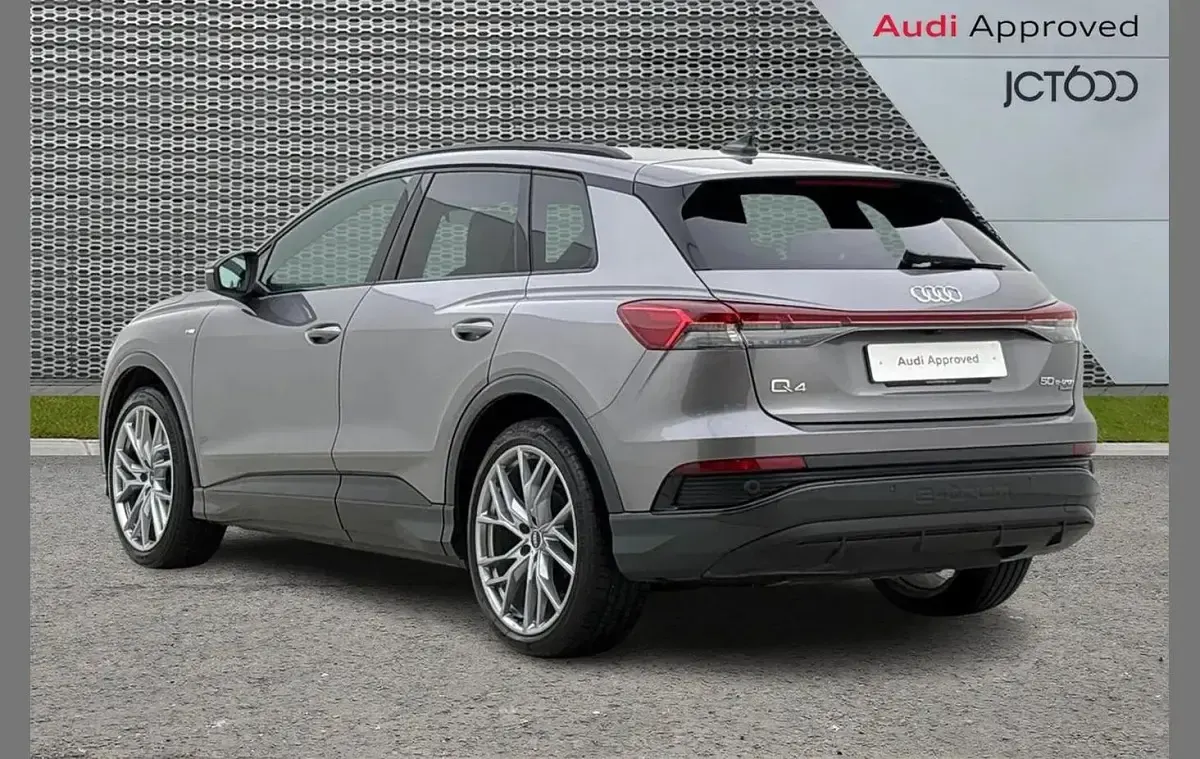 Used Audi Q4 e-tron Advanced Plus 219 kW (299 HP) 2022 Grey SUV