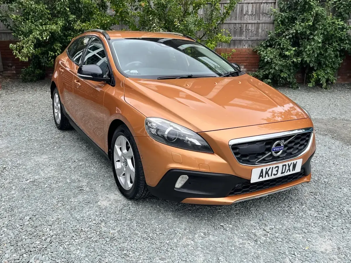 Used Volvo V40 SE Lux 2013 Bronze Hatchback