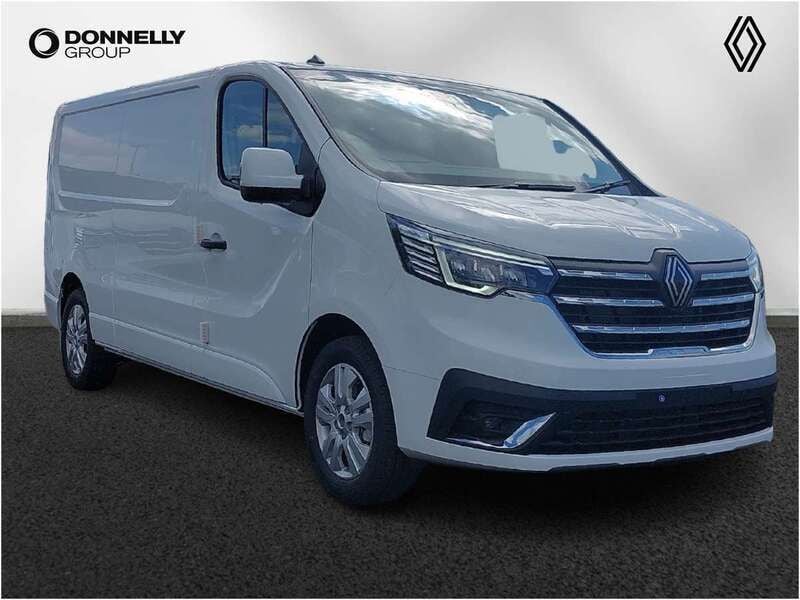 White New 2025 Renault Trafic Van | £29,748 - Image 1/4