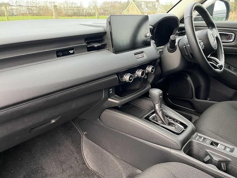 Used Honda HR-V Elegance 131 HP (96 kW) 2025 Grey SUV