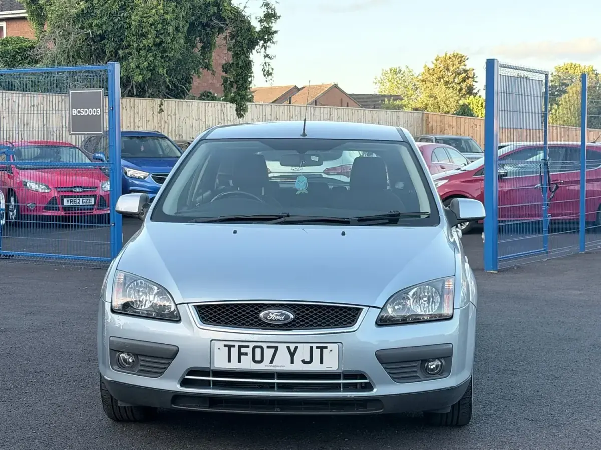 Used Ford Focus Zetec 100 HP (73 kW) 2007 Blue Hatchback