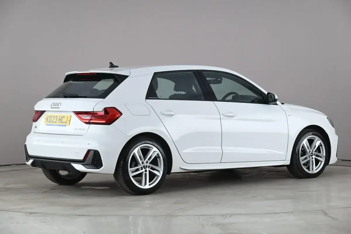 Begagnad Audi A1 Sportback S-Line 2023 Vit Halvkombi