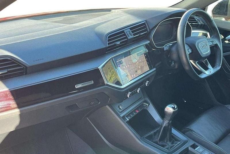 Used Audi Q3 Black Edition 147 HP (108 kW) 2022 Red SUV