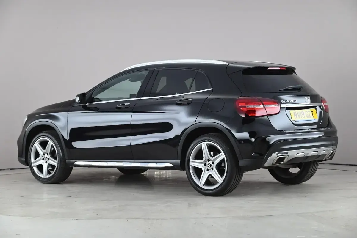 Usado Mercedes GLA200 AMG Line Premium 156 HP (114 kW) 2019 Preto SUV