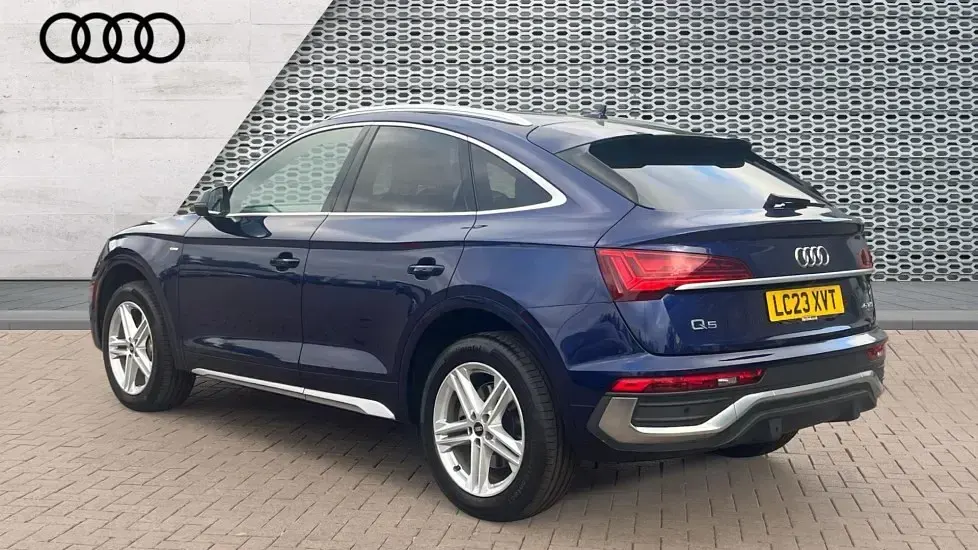 Used Audi Q5 S-Line 265 HP (194 kW) 2023 Blue SUV