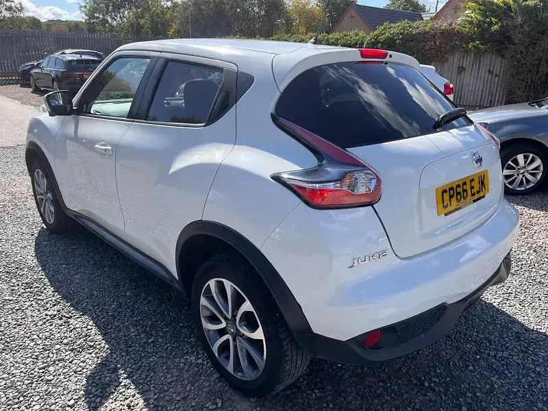 Used Nissan Juke Tekna 110 HP (80 kW) 2017 White SUV