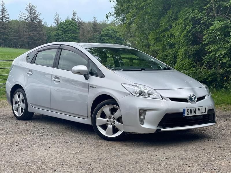 Silver Used 2014 Toyota Prius Hatchback | £5,995 (Fair price) - Image 1/4