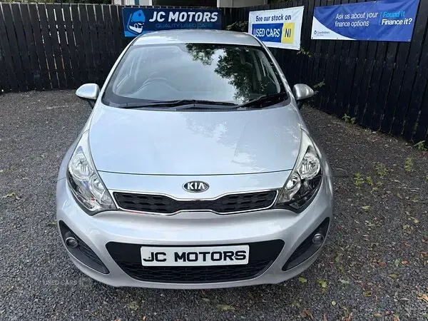 Used Kia Rio 84 HP (61 kW) 2013 Silver Hatchback
