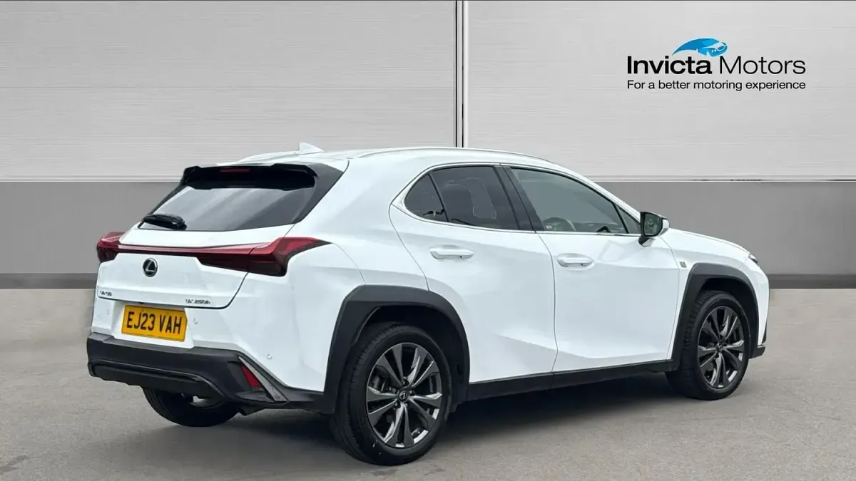 Used Lexus UX 250h Sport Design Packet 180 HP (132 kW) 2023 White SUV