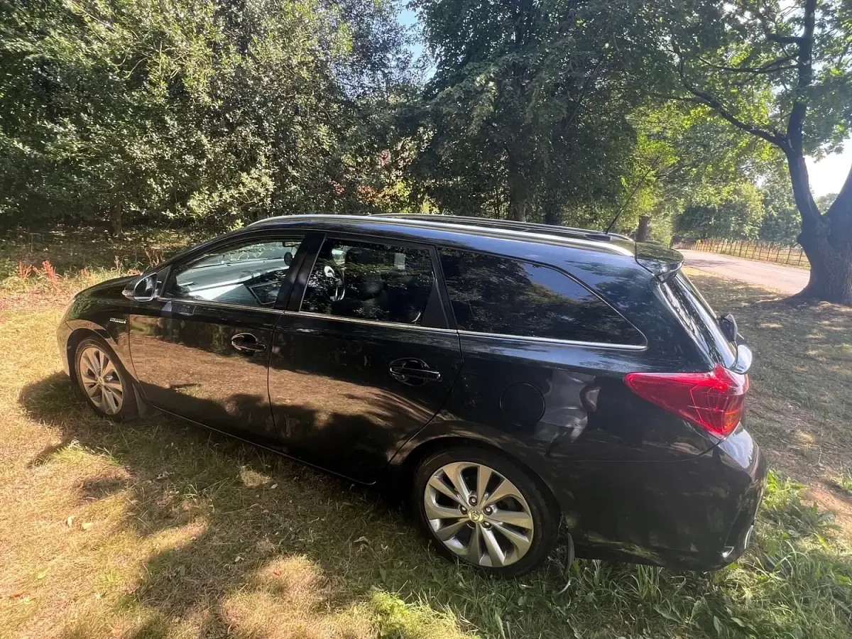 Used Toyota Auris Hybrid 2014 Black Estate