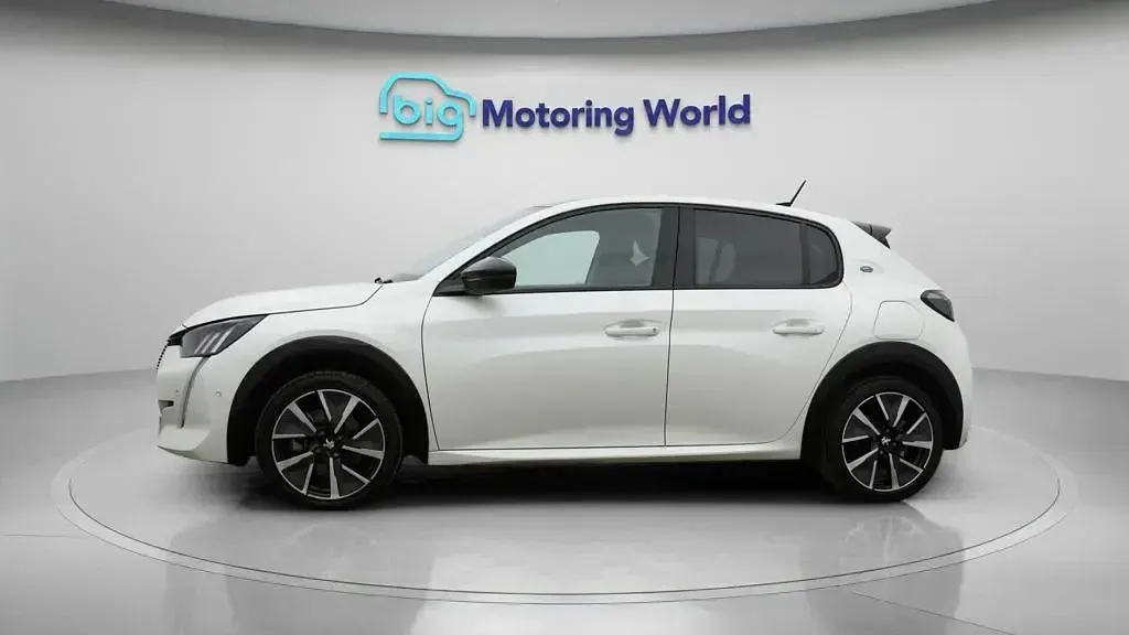 Used Peugeot e-208 GT 98 kW (134 HP) 2022 Hatchback