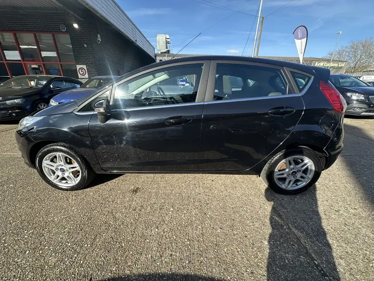 Used Ford Fiesta Zetec 82 HP (60 kW) 2013 Black Hatchback