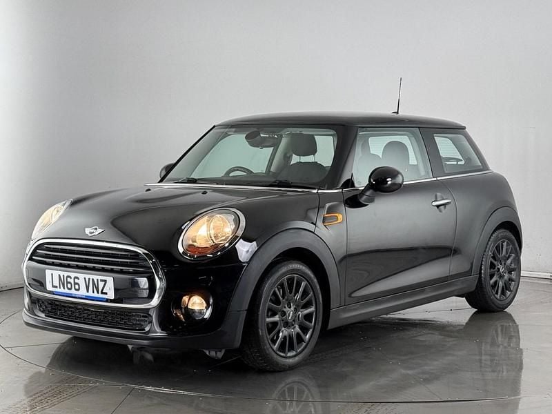 Used Mini Cooper Hatch 136 HP (100 kW) 2016 Black Hatchback