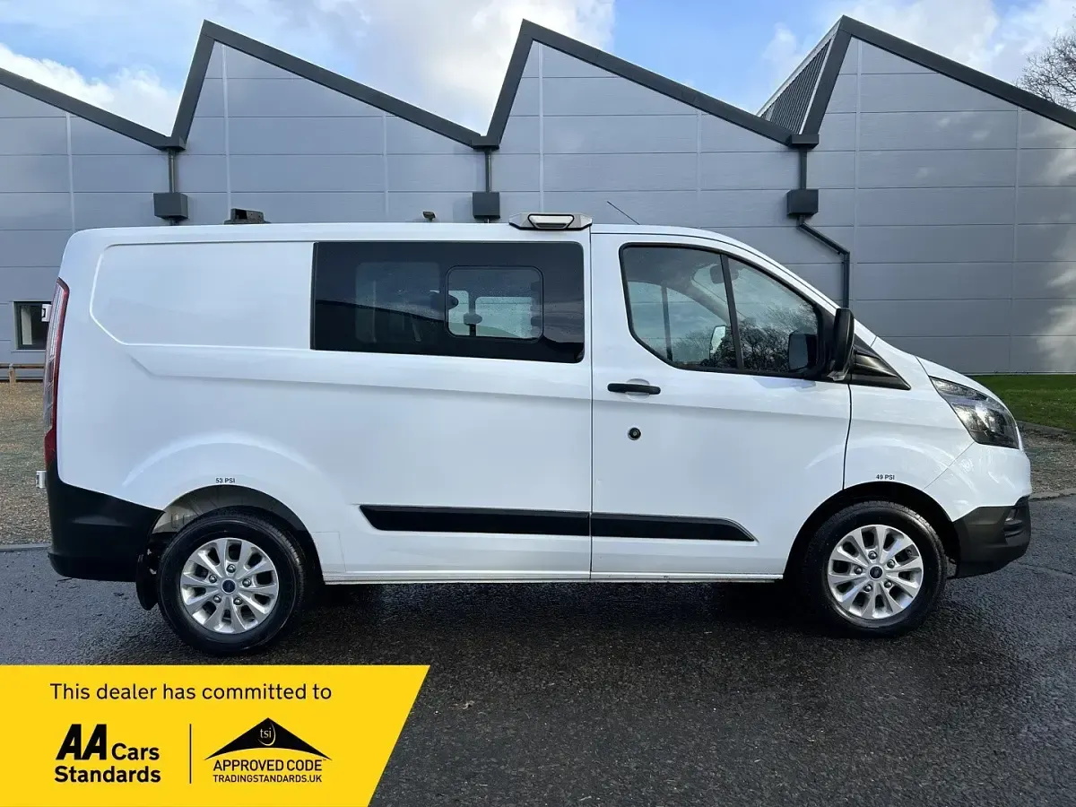 Used Ford Transit Custom 105 HP (77 kW) 2019 White Van