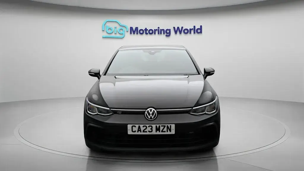 Używany VW Golf VIII R-line 150 KM (110 kW) 2023 Szary Hatchback
