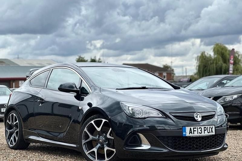 Used 2013 Vauxhall Astra Hatchback | £9,999 - Image 1/1