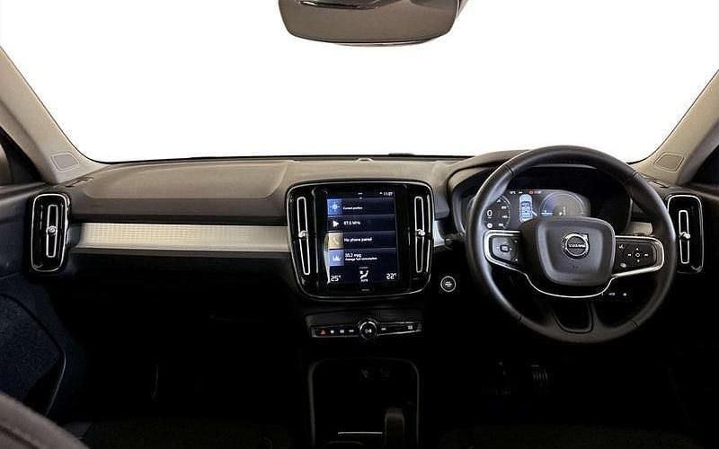 Used Volvo XC40 Inscription 211 HP (155 kW) 2021 Black SUV