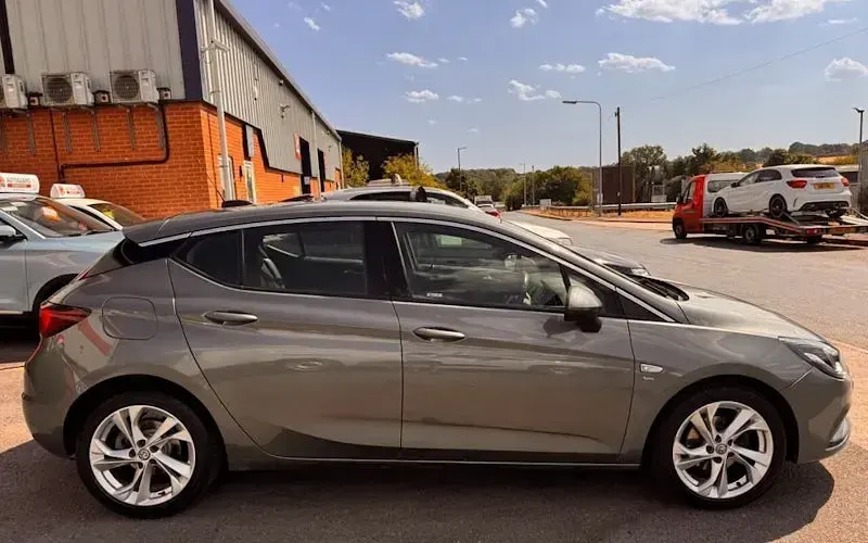 Used Vauxhall Astra SRi 101 HP (74 kW) 2017 Grey Hatchback