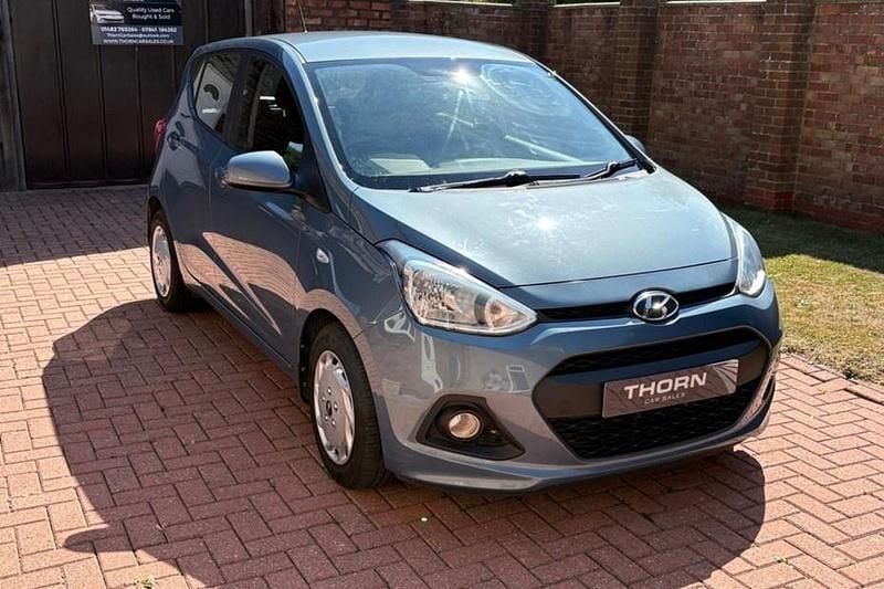 Blue Used 2015 Hyundai i10 SE Hatchback | £5,750 (Good price) - Image 1/1