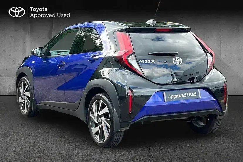 Used Toyota Aygo X 72 HP (52 kW) 2026 Juniper blue with black SUV