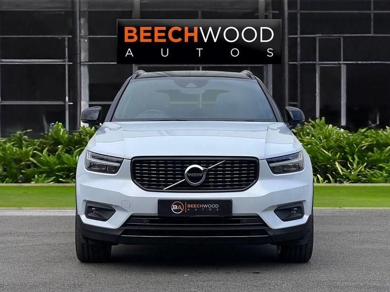 Used Volvo XC40 R-Design 163 HP (119 kW) 2020 Silver SUV