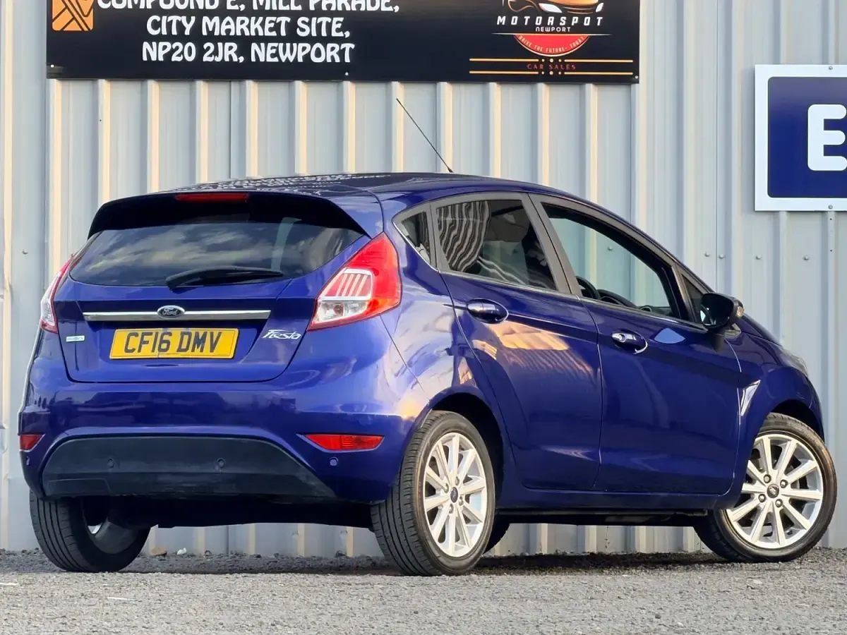 Used Ford Fiesta Titanium 2016 Blue Hatchback