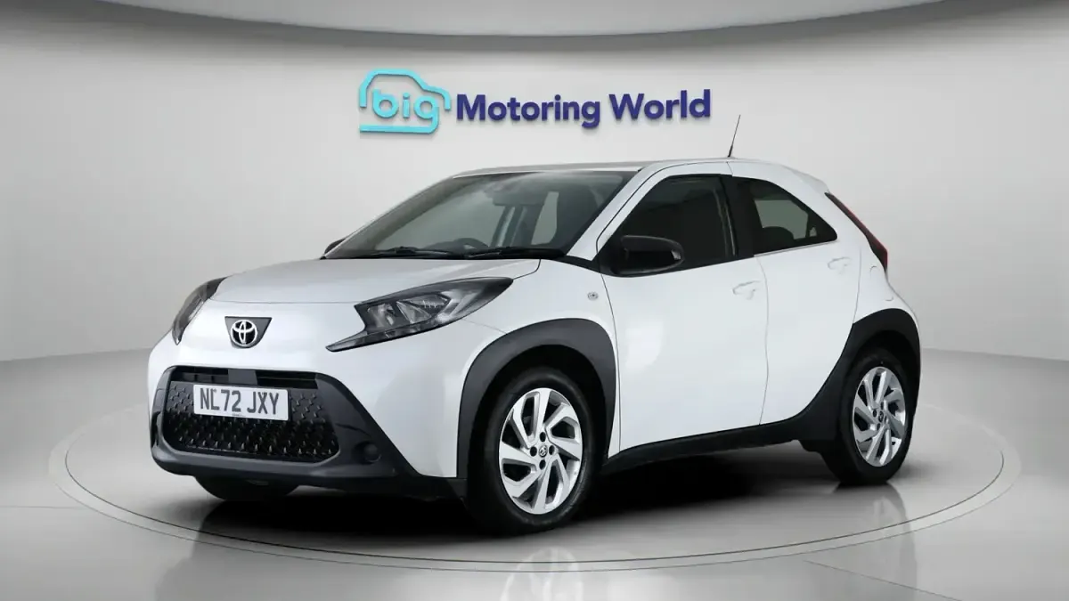 Usado Toyota Aygo X PURE 72 HP (52 kW) 2022 Branco SUV