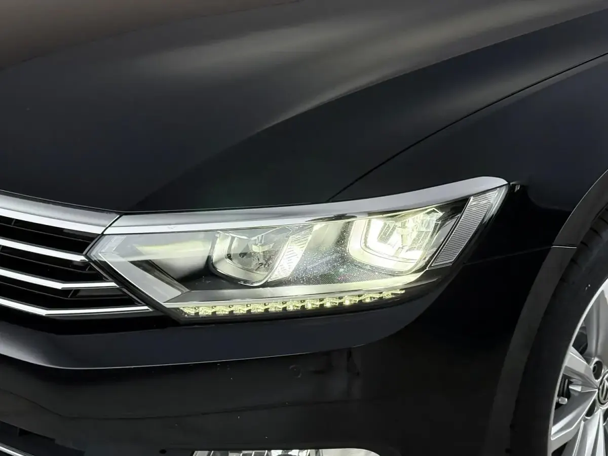 Used VW Passat Business 150 HP (110 kW) 2019 Black Estate