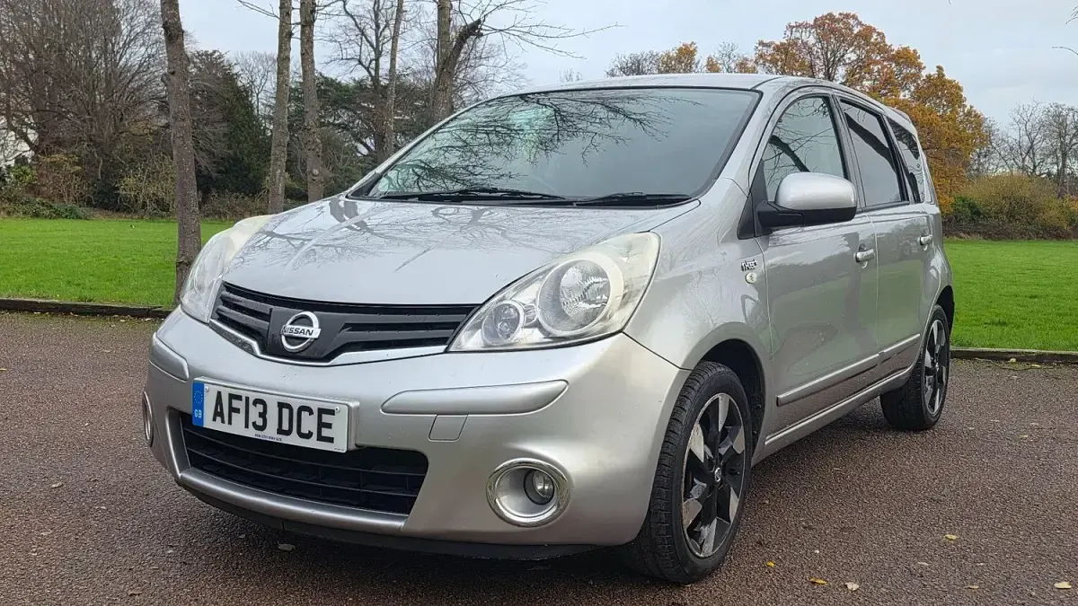 Used Nissan Note N-TEC 110 HP (80 kW) 2013 Silver Hatchback