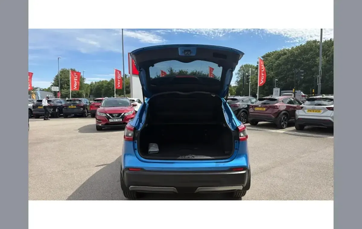 Used Nissan Qashqai N-Connecta 160 HP (117 kW) 2019 Blue SUV