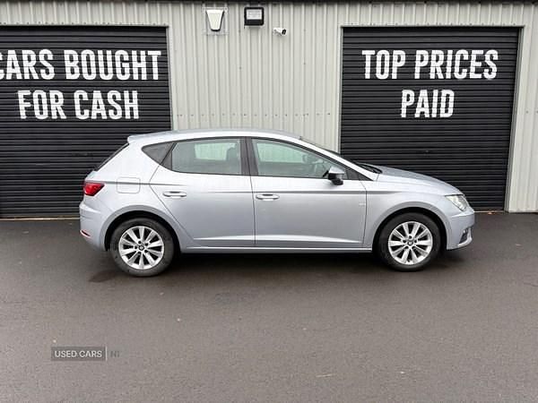Used Seat Leon SE Technology 110 HP (80 kW) 2018 Silver Hatchback