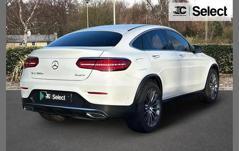 Used Mercedes GLC250 AMG line 200 HP (147 kW) 2018 White Coupe