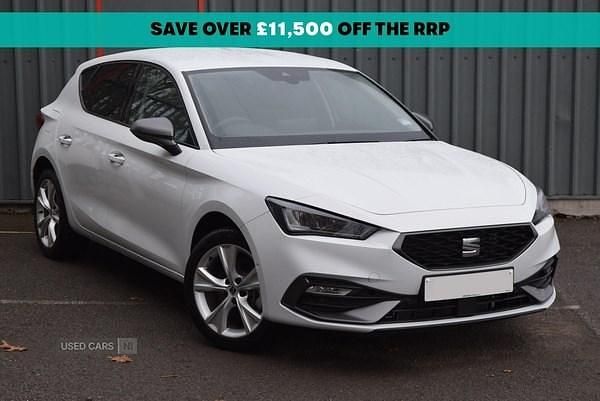 New Seat Leon FR 200 HP (147 kW) 2025 White Hatchback