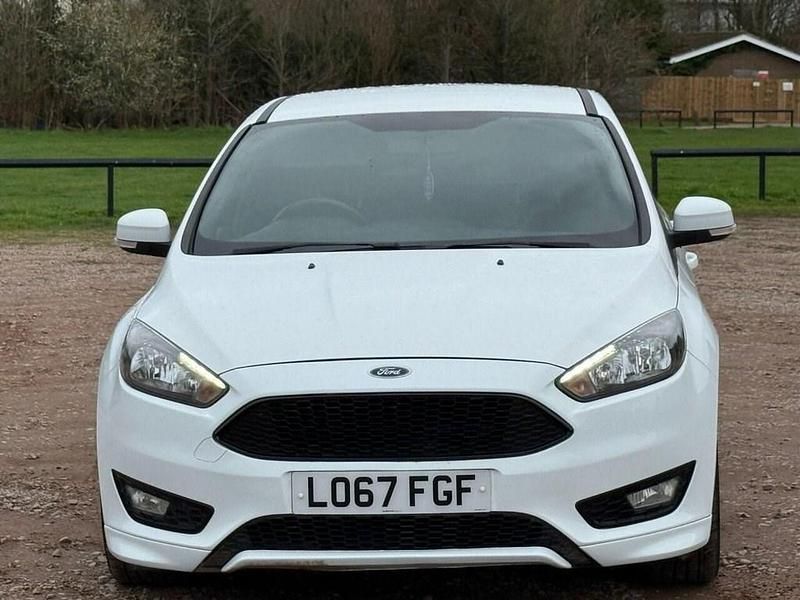 Used Ford Focus ST-Line 2018 White Hatchback