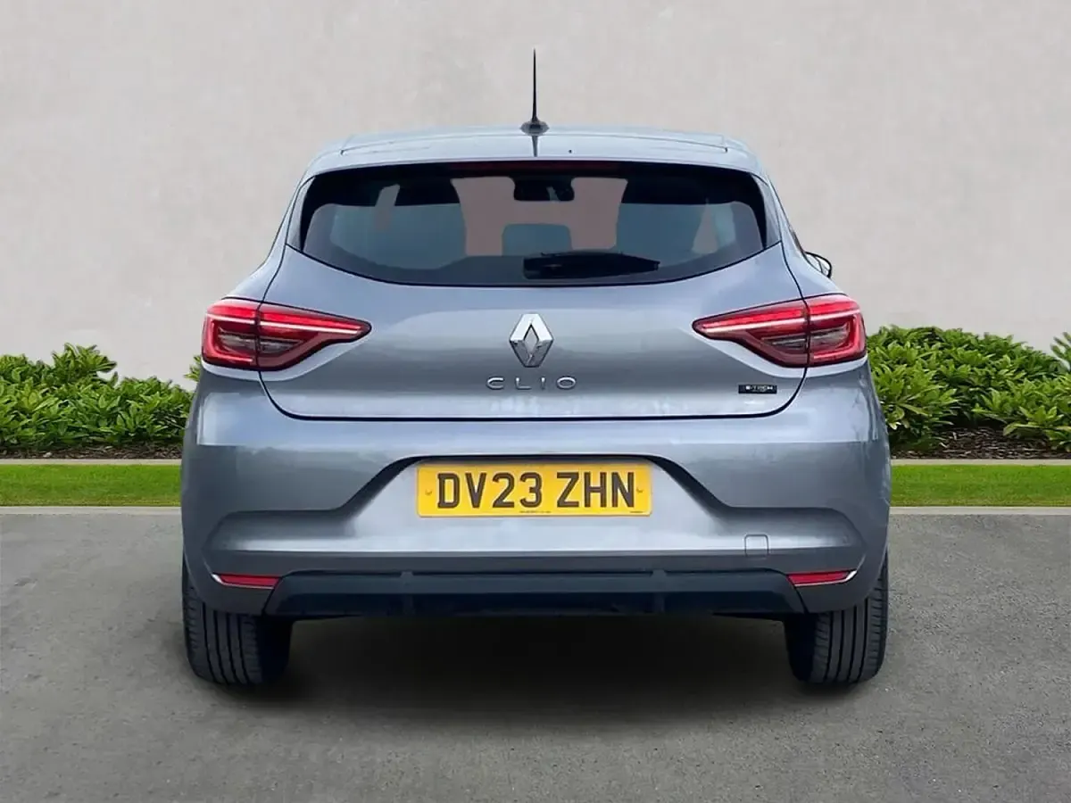 Used Renault Clio V Evolution 145 HP (106 kW) 2023 Grey Hatchback