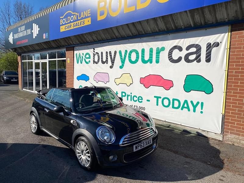 Black Used 2013 Mini ONE Hatchback | £2,999 (Good price) - Image 1/4