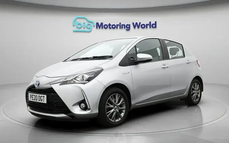 Used Toyota Yaris 101 HP (74 kW) 2020 Silver Hatchback