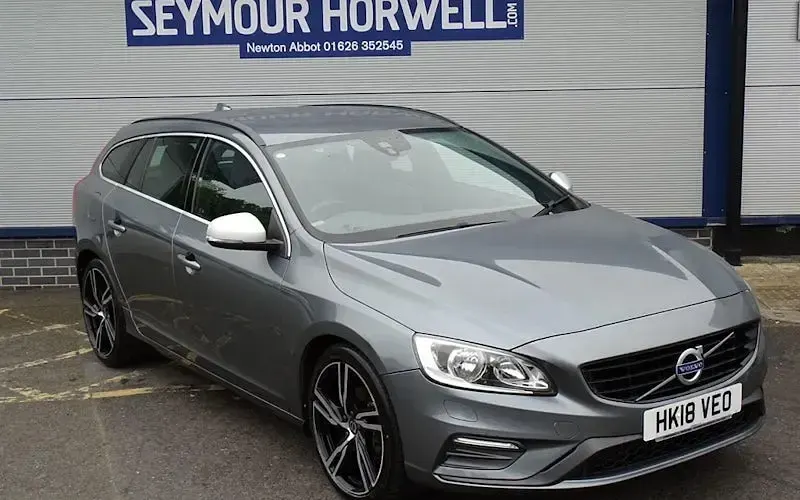 Used Volvo V60 R-Design 150 HP (110 kW) 2017 Estate