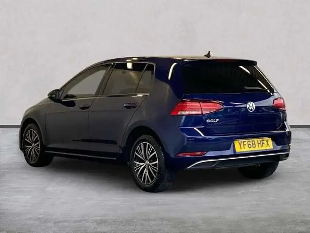 Used VW Golf VII SE 115 HP (84 kW) 2018 Blue Hatchback